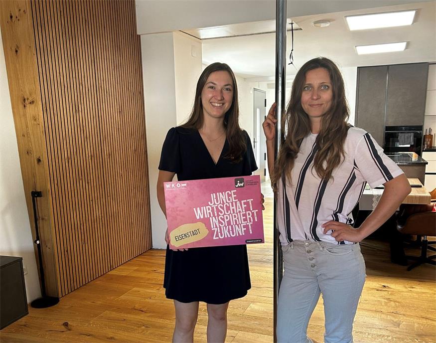 JW-Bezirksvorsitzende Carina Lehner mit Melanie Tajl (MelMoves e.U.).