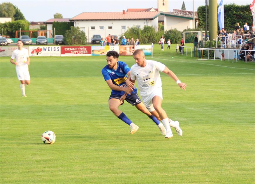 Jakub Hronec spielte im Dress von Pama in St. Margarethen gegen seinen neuen Teamkollegen Ahmed El-Baali (l.) auf