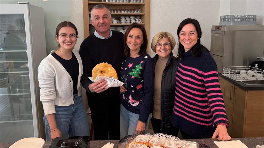 Jasna, Marian, Justine, Sabine und Sonja vom Pfarrgemeinderat freuten sich auf ihre Besucher.