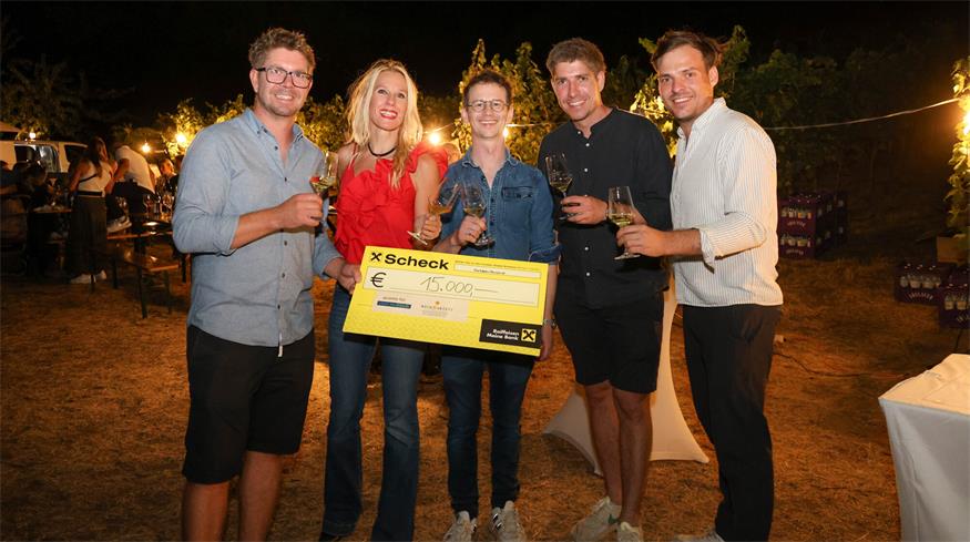 Josef Bayer, Nina Mayer, Leo Sommer, Michael Bayer und Michael Liegenfeld freuten sich über eine Spendensumme von beachtlichen 15.000 Euro.