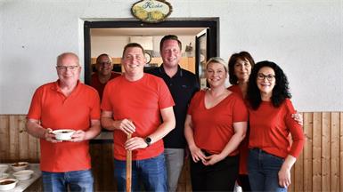 Josef Reuter, Thomas Gutleben, Thomas Schwentenwein, Landtagsabgeordneter Thomas Hoffmann, Margit Hanbauer, Vize-Bürgermeisterin Karin Perger und Johanna Zeichmann.