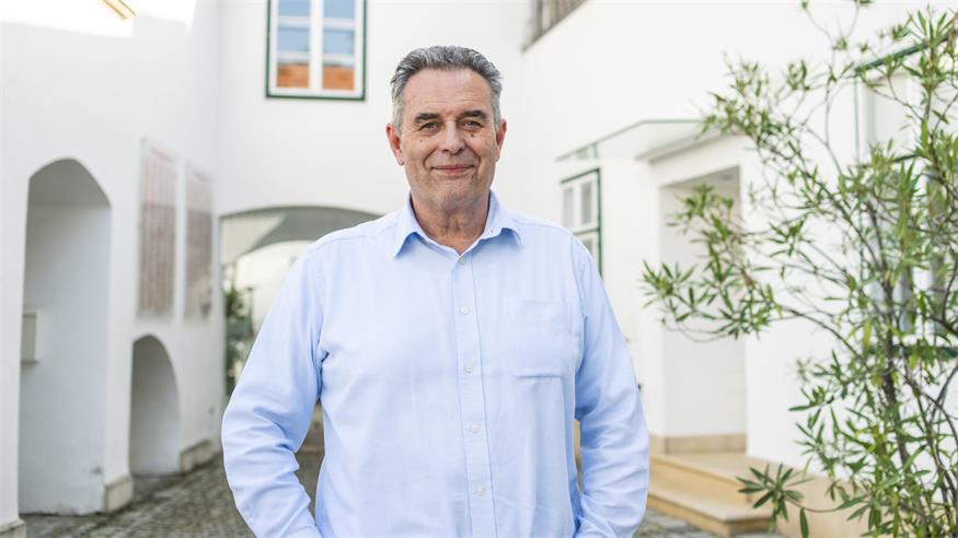 Josef Schuller der Weinakademie Österreich seit ihrer Gründung 1989 als Direktor vor.