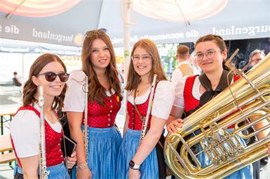 Julia Kamper, Marlena Hafner, Lea Zlatarits und Fiona Halper. 
