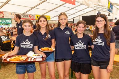 Julia Schrei, Nora Sampt, Eva Kloiber, Vanessa Holzmann und Lena Sampt. 