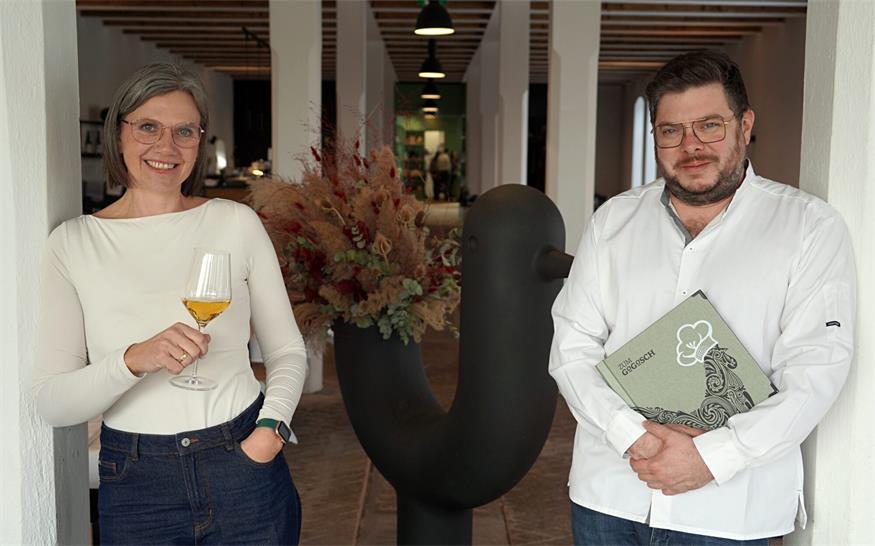 Julia Waldbauer, Gesamtleitung des "Gogosch", mit ihrem neuen Haubenkoch, Peter Zinter.