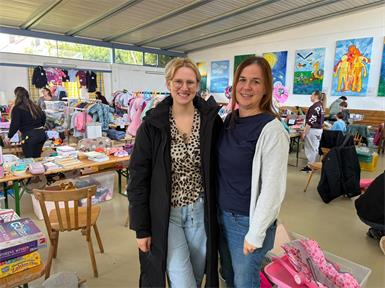 Juliana Orsi und Sandra Perger blicken auf den bereits zum dritten Mal höchst erfolgreich organisierten Baby- und Kinderflohmarkt in der Don Bosco Halle zurück. Eine Fortsetzung ist deshalb geplant.