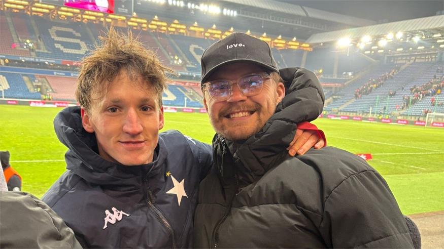 Julius Ertlthaler (l.) und Philipp Schmiedl nach dem Krakau-Derby zwischen Wisla und Wieczysta. 