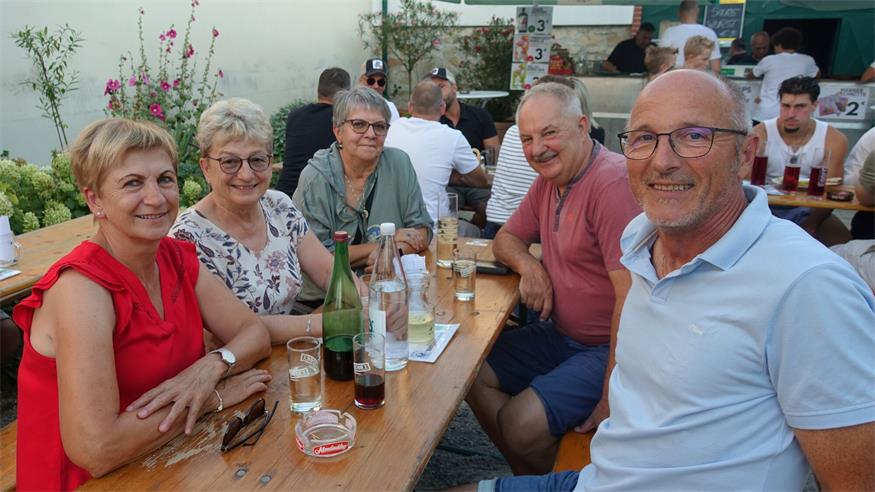 „Špurtleršangl“: Tolle Stimmung im alten Heurigen in Wulkaprodersdorf