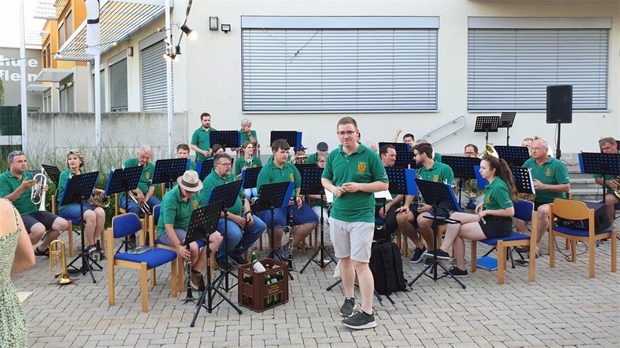 Kleine und große Musiktalente begeistern im Kleinhöfleiner Martinshof