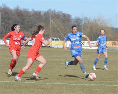 Kapitänin Katja Graf (r.) steuerte mit dem FC Südburgenland auf drei Punkte zu.