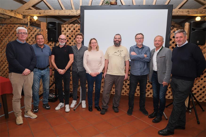 Karl Maracek, Referatsleiter Hydrographie, Moderator Wilfried Pistecky, Christian Sailer und Alexander Leberl von der Wasserwirtschaft Burgenland, Bürgermeisterin Silvia Pitzl, Projektleiter LIFE Pannonic Salt Harald Grabenhofer, Alexander Mechtler, Geschäftsführer der Gruppe Wasser, LK-Vizepräsident Werner Falb-Meixner und Nationalparkdirektor Johannes Ehrenfeldner