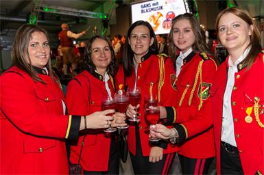 Kerstin Leitgeb, Silke Hanfstingl, Teresa Ehrenhofer, Lisa Decker und Karina Jost. 