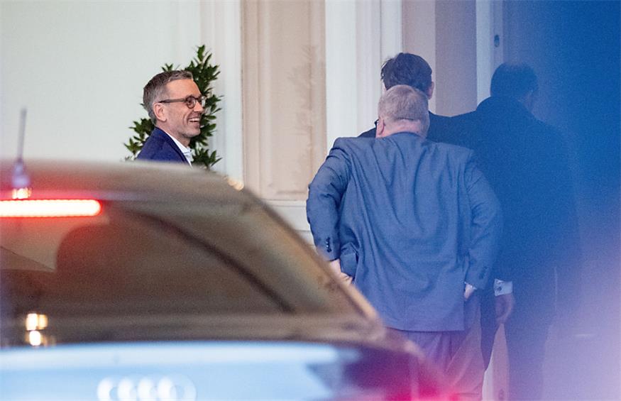 Kickl am Weg zu Bundespräsident Van der Bellen