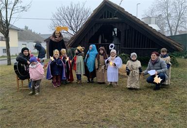 Kindergarten und Krippe ließen am ersten Tag die Weihnachtsgeschichte aufleben.