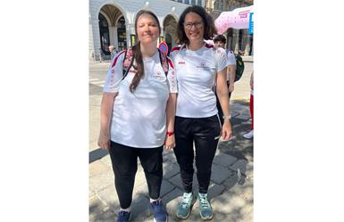 Klientin Natalie Losert und Bereichsleiterin Sandra Thury freuen sich sehr, dass dieser Tag zu einem rundum gelungenen Erlebnis wurde. 