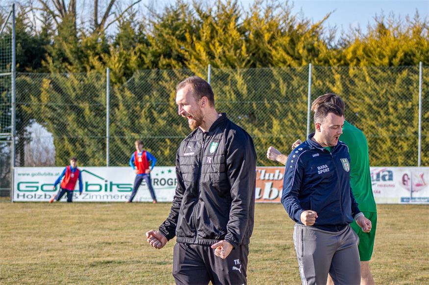 Klingenbachs Trainer Thomas Klemenschitz (l.) und sein Co Patrick Metka wollen gegen Mattersburg überraschen
