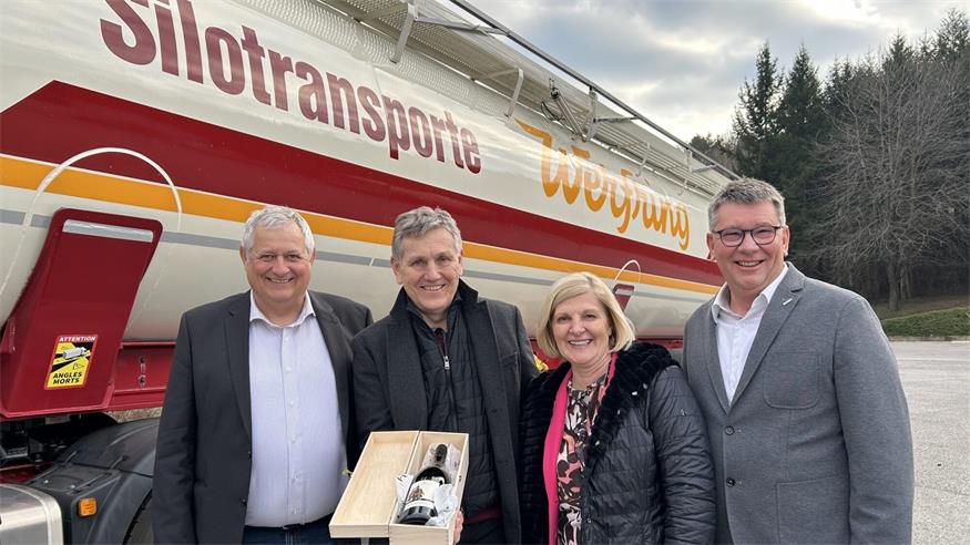 Kommerzialrat Hans-Dieter Buchinger (Spartenobmann), KommerzialratJohann Werfring (Vorsitzender der Fachvertretung Spedition und Logistik), Gattin Anni Werfring und Roman Eder (Obmann der Fachgruppe für das Güterbeförderungsgewerbe).