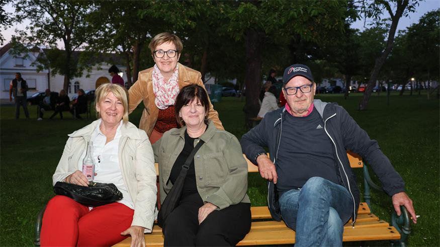 Partystimmung am Dorfanger Lorettos