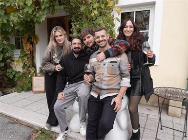 Kostbare Momente. Ein Prosit auf den Horitschoner Blaufränkisch. Der Rotweinherbst bot am vergangenen Wochenende die perfekte Gelegenheit, erlesene Weine in aller Ruhe mit Freunden zu verkosten und die Region von ihrer genussvollsten Seite zu erleben.