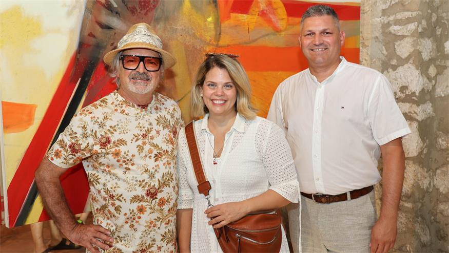Kunstsammler Mario Müller, Claudia Priber - Geschäftsführerin der Kultur-Betriebe Burgenland, und Bürgermeister von Trausdorf Andreas Rotpuller. 