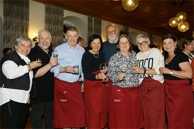 Kuratorin Sonja Kleinrath, Pfarrer Norbert Filipitsch, Willi Catomio, Andrea Gottweis, Hans Hatzl, Michaela Krutzler, Heidi Posch und Andrea Siegl freuten sich über zahlreichen Besuch.
