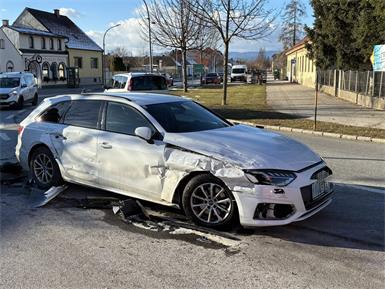 Kurz vor dem Jahreswechsel musste die FF Neudörfl noch zu einem Unfall ausrücken.