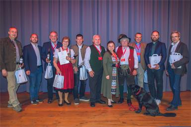 LAbg. BGM Gerhard Bachmann, Martin Giefing, BGM Dieter Posch, Hildegard Glintz, Thomas Knabl, Ernst Wagendristel, Marion Eisenberger, Bundesvorsitzender der SPÖ Bäuerinnen und Bauern BGM Michael Schwarzlmüller, Leopold Gail, SPÖ Bundesgeschäftsführer NR Klaus Seltenheim und Gastreferent WIFO Ökonom Franz Sinabell sowie Hündin Lilly.