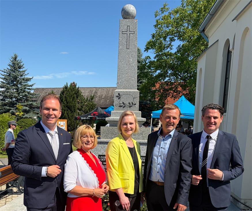 LAbg. Fabio Halb, Vizebürgermeisterin Claudia Supper, Obfrau Bianca Ringdorfer, Bürgermeister Harald Brunner und Nationalratsabgeordneter Christoph Zarits. 