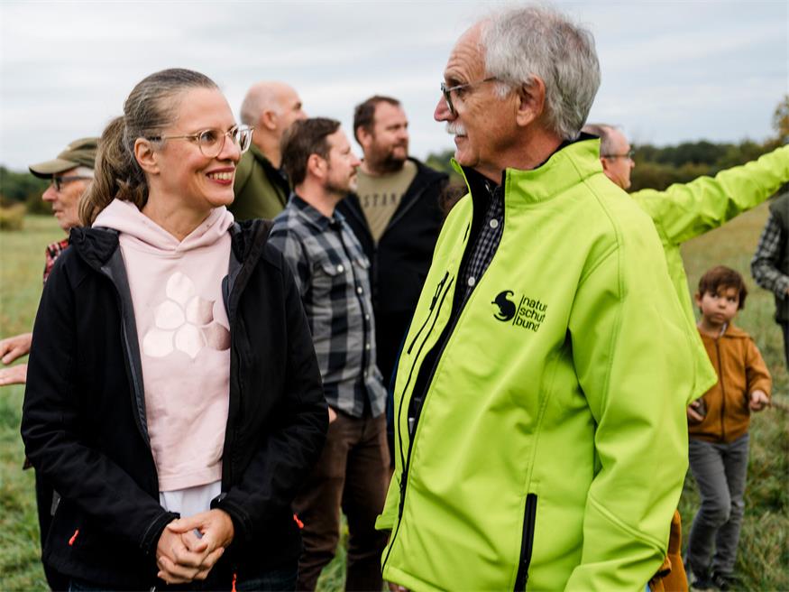 LH-Stv.in Anja Haider-Wallner besuchte im Rahmen des „Netzwerks Trittsteinbiotope“ die Rohrlusswiesen in Gattendorf.