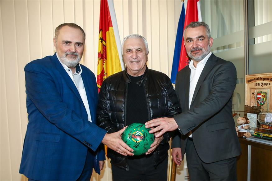 Laden zum Public Viewing: Landeshauptmann Hans Peter Doskozil, Fußball-Legende Hans Krankl und Landesrat Heinrich Dorner.