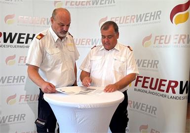 Landesfeuerwehrkommandant Franz Kropf (l.) und Martin Mittnecker, Leiter der Brandverhütungsstelle.<?ZE?><?ZE?>