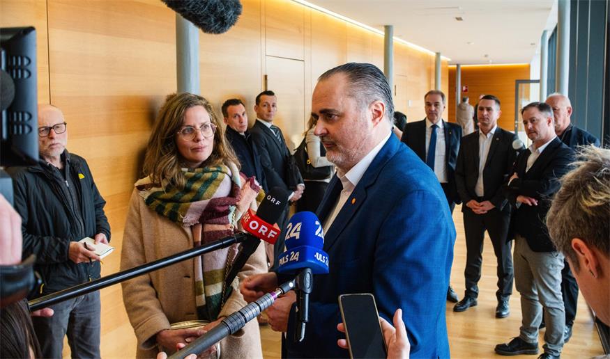 Landeshauptmann Doskozil und Grünen-Landessprecherin Haider-Wallner beim Auftakt der Gespräche. Die Verhandlungen laufen gut, wie man hört.