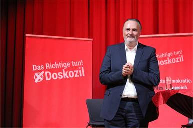 Landeshauptmann Hans Peter Doskozil. In den internen SPÖ-Wahlkampf ging er mit eigenem Slogan. Auch der Landespartei und dem Burgenland hat Doskozil in vielfacher Hinsicht seinen Stempel aufgedrückt.
