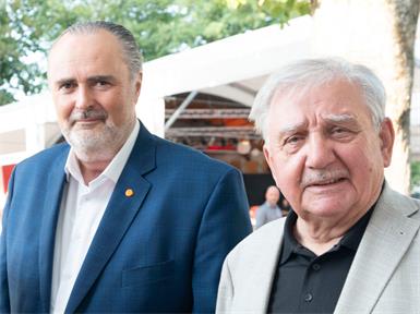 Landeshauptmann Hans Peter Doskozil gratulierte Alt-Landeshauptmann Johann Sipötz zum 85. Geburstag.