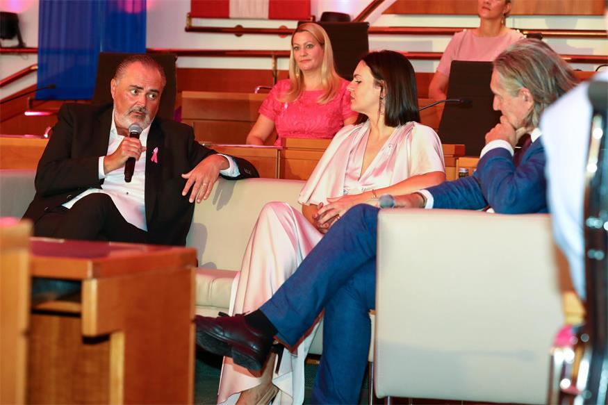 Der Landtag trug Rosa: Pink-Ribbon-Matinee macht Mut