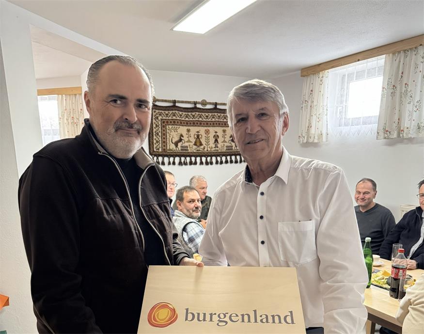 Landeshauptmann Hans Peter Doskozil ließ es sich nicht nehmen, Vinzenz Knor persönlich zu gratulieren.
