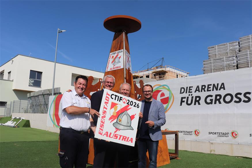 Landeskommandant-Stellvertreter Harald Nakovich, Bürgermeister Thomas Steiner, Bezirkskommandant Reinhold Hübner und Vizebürgermeister und Feuerwehrmann Istvan Deli laden zur Feuerwehr-WM.