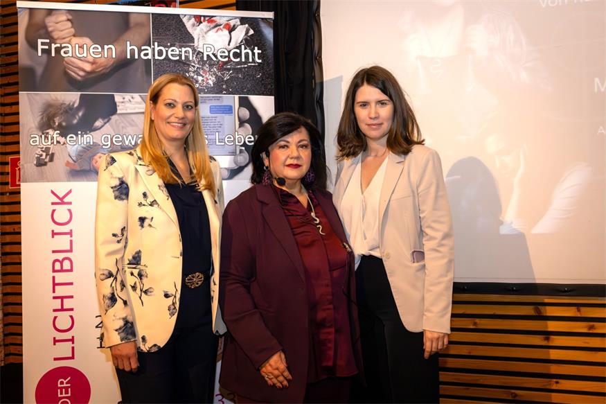 Landesrätin Daniela Winkler, Profilerin Patricia Staniek und Martina Knartz, Leiterin des Frauenreferates.