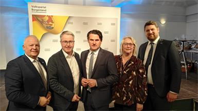 Landtagsabgeordnete Gerald Handig, Bezirksparteiobmann LAbg. Markus Ulram, Landesparteiobmann Abg.z.NR Christoph Zarits, Bürgermeisterin Michaela Wohlfart und Landesgeschäftsführer Stefan Rath beim Neujahrsempfang der ÖVP Bezirk Neusiedl am See