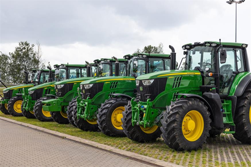 Landwirte wollen zum Protest in Parndorf mit ihren Traktoren auffahren (Symbolbild).