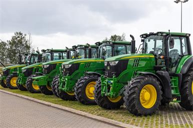 Landwirte wollen zum Protest in Parndorf mit ihren Traktoren auffahren (Symbolbild).