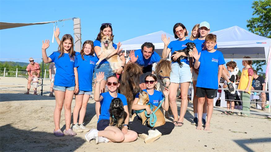 Lara Nitzschke, Lea Joller, Marvie Mild, Mia Troindl, Stephie Troindl, Hans Mild, Daniela Walser, Julian Marczinyas, Julia Walser und Helene Marczinyas Herz schlägt für Tiere.