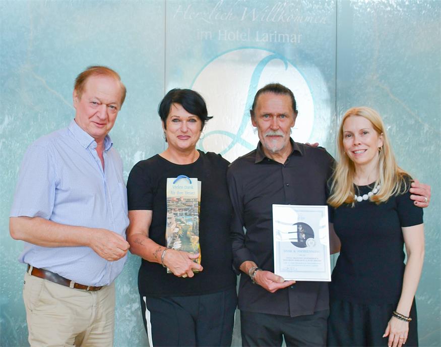 Larimar Gastgeber Johann Haberl, die Tanz-Profis Margarete und Peter Urbanek und Larimar Gastgeberin Daniela Lakosche.