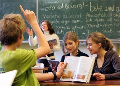 Lateinunterricht wird gekürzt