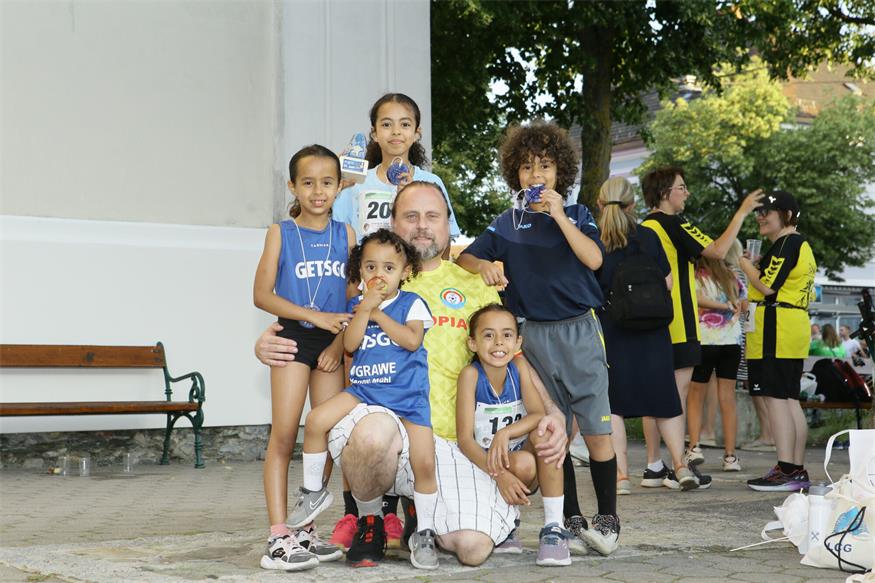 Charity NightRun, oder: Lauffest trifft Straßenfest