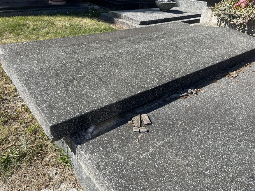 Laut Polizei wurde an 20 Gräbern auf dem Parndorfer Friedhof versucht, sie mit einem Brecheisen zu öffnen.