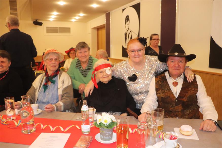 Neudörfler Pensionisten feierten den Faschingsdienstag