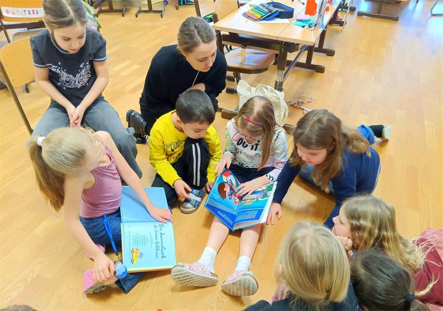 Lesen wird in der VS Neuberg als gemeinsamer Prozess erlebt und als fester Bestandteil des Schulalltags gelebt.