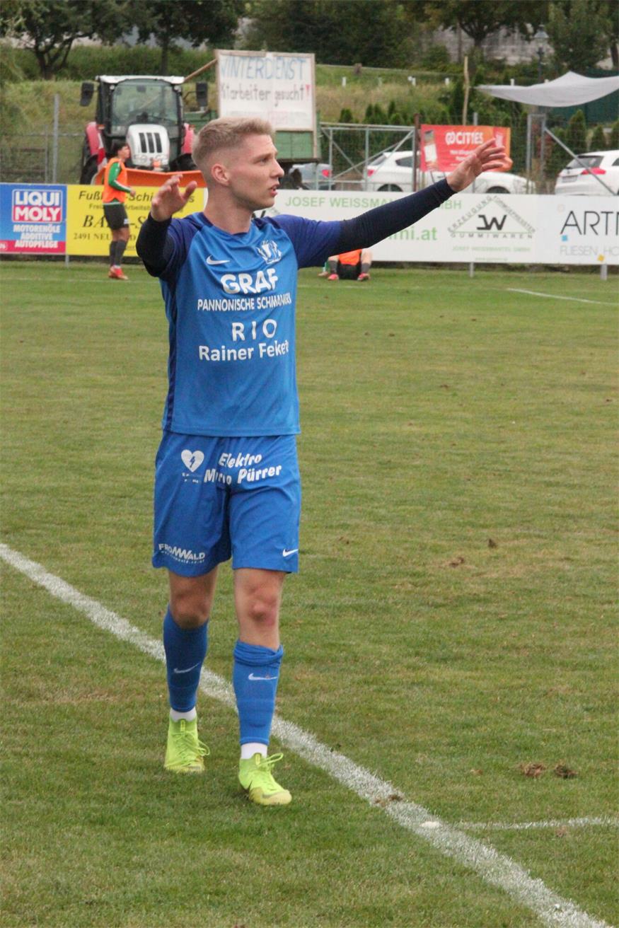Levi Markhardt freute sich über das frühe 1:0 gegen Siegendorf, das er aus einem Elfmeter erzielte