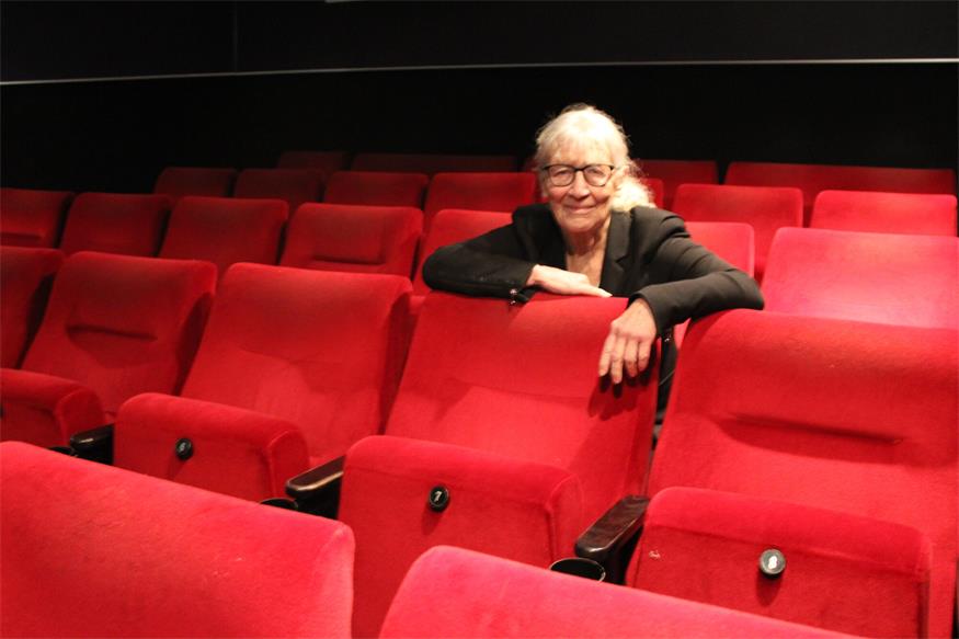 Lieblingsplatz. Jutta Treiber hält sich gerne im Kino auf, das sie seit 1976 mit ihrer Familie betreibt, mittlerweile unter der Führung von Sohn Oliver als Pop Up-Kino und Kulturstätte.